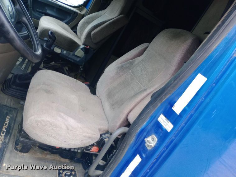 image for item DH1411 2014 Freightliner  Cascadia semi truck