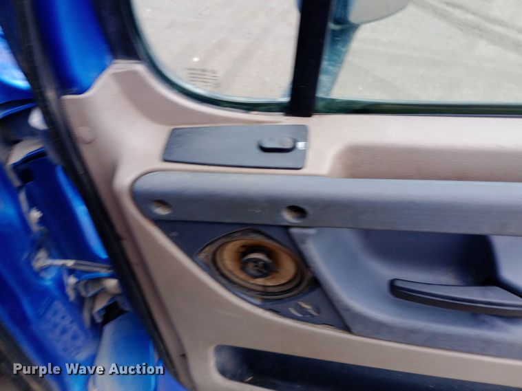 image for item DH1411 2014 Freightliner  Cascadia semi truck