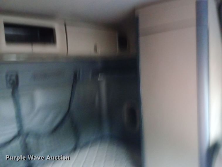 image for item DH1411 2014 Freightliner  Cascadia semi truck