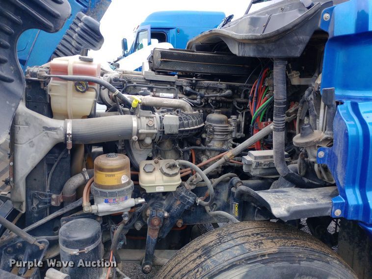 image for item DH1411 2014 Freightliner  Cascadia semi truck