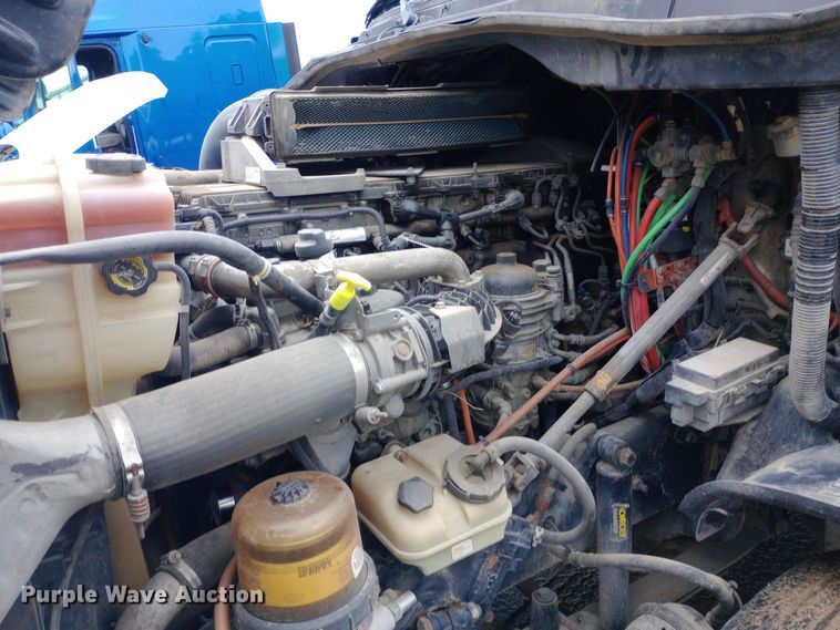 image for item DH1411 2014 Freightliner  Cascadia semi truck