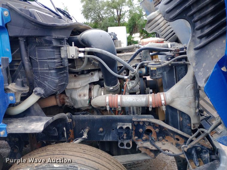 image for item DH1411 2014 Freightliner  Cascadia semi truck