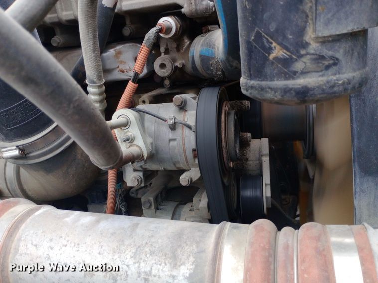 image for item DH1411 2014 Freightliner  Cascadia semi truck