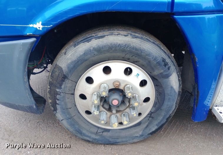 image for item DH1411 2014 Freightliner  Cascadia semi truck