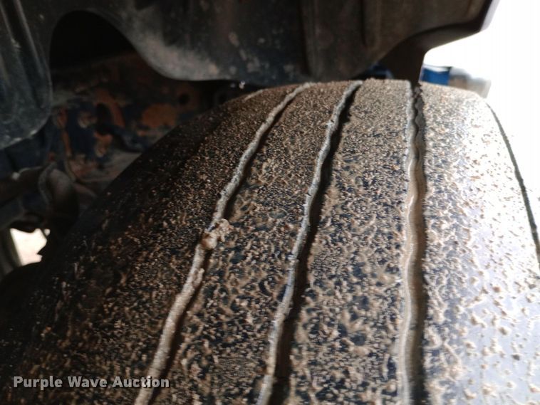 image for item DH1411 2014 Freightliner  Cascadia semi truck