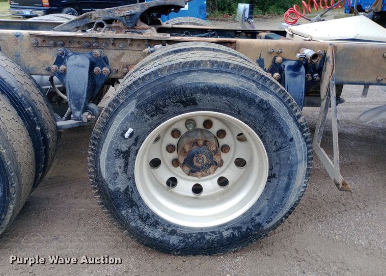 image for item DH1411 2014 Freightliner  Cascadia semi truck