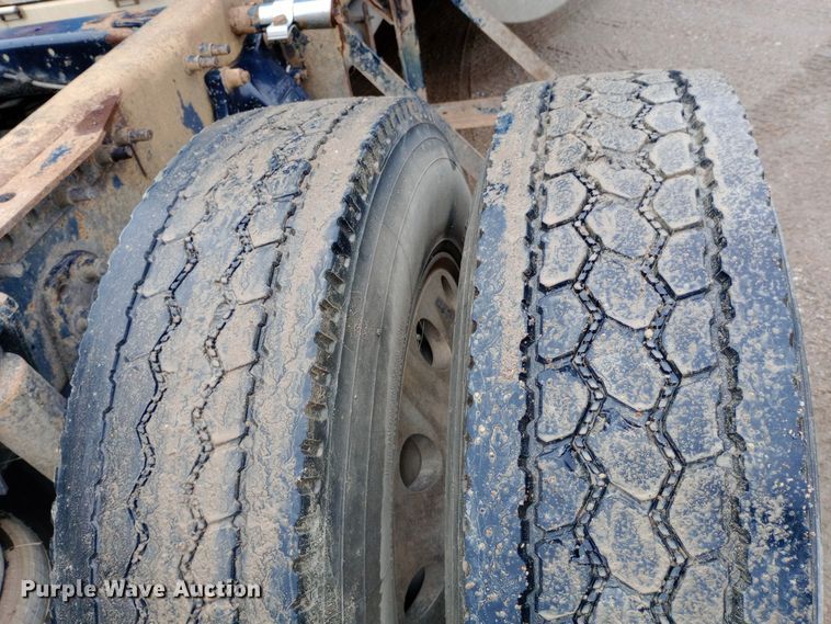 image for item DH1411 2014 Freightliner  Cascadia semi truck