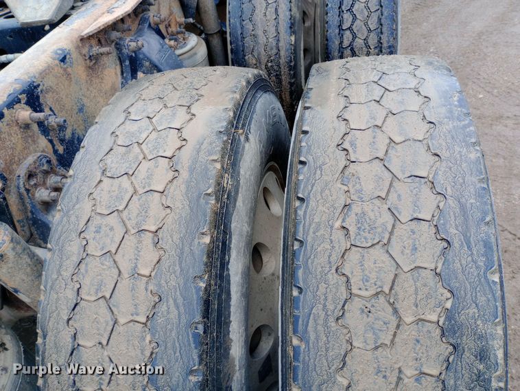 image for item DH1411 2014 Freightliner  Cascadia semi truck