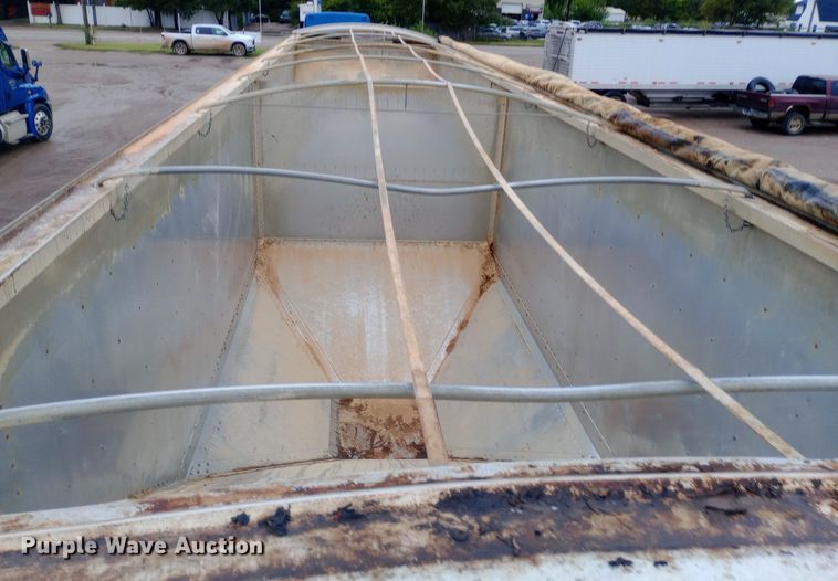 image for item DH1413 2006 Timpte Super Hopper grain trailer