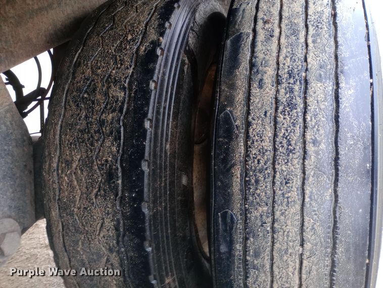 image for item DH1413 2006 Timpte Super Hopper grain trailer