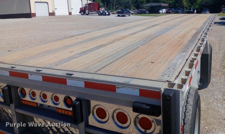 image for item DH1467 2012 Reitnouer Max Miser flatbed trailer