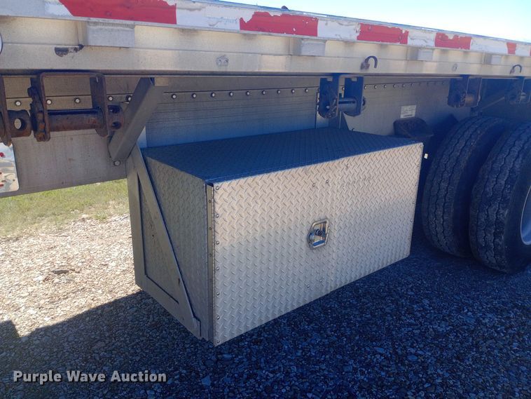 image for item DH1467 2012 Reitnouer Max Miser flatbed trailer