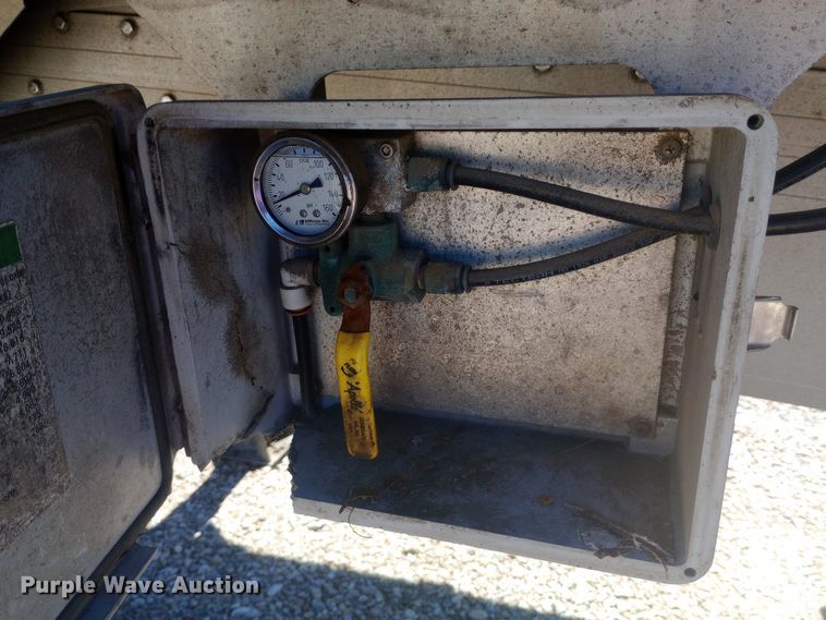 image for item DH1467 2012 Reitnouer Max Miser flatbed trailer