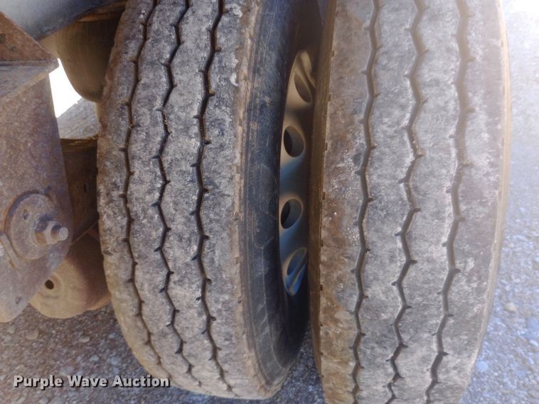 image for item DH1467 2012 Reitnouer Max Miser flatbed trailer