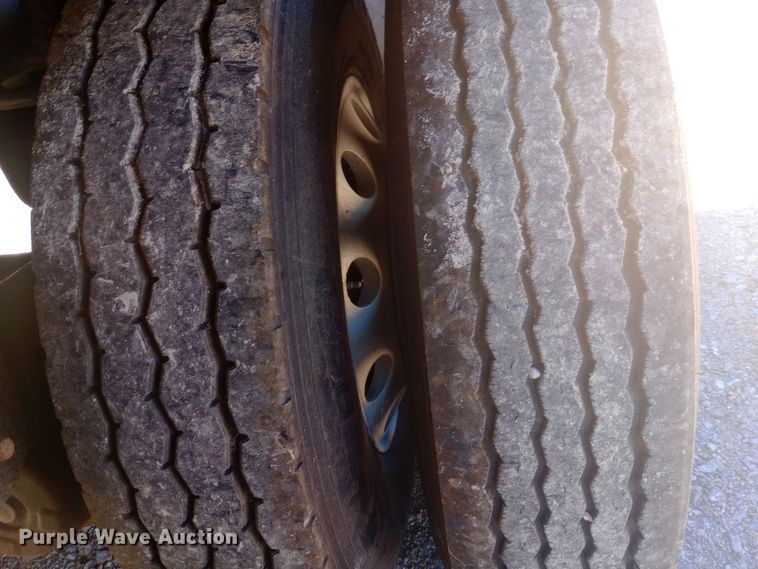 image for item DH1467 2012 Reitnouer Max Miser flatbed trailer