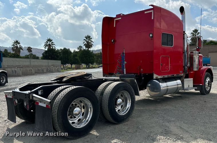 image for item DH8621 2008 Peterbilt 389 semi truck