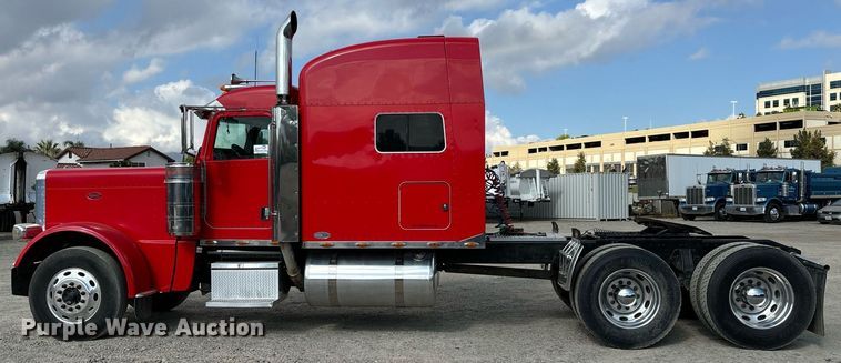 image for item DH8621 2008 Peterbilt 389 semi truck