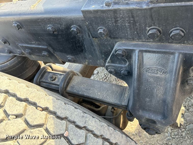 image for item DH8621 2008 Peterbilt 389 semi truck