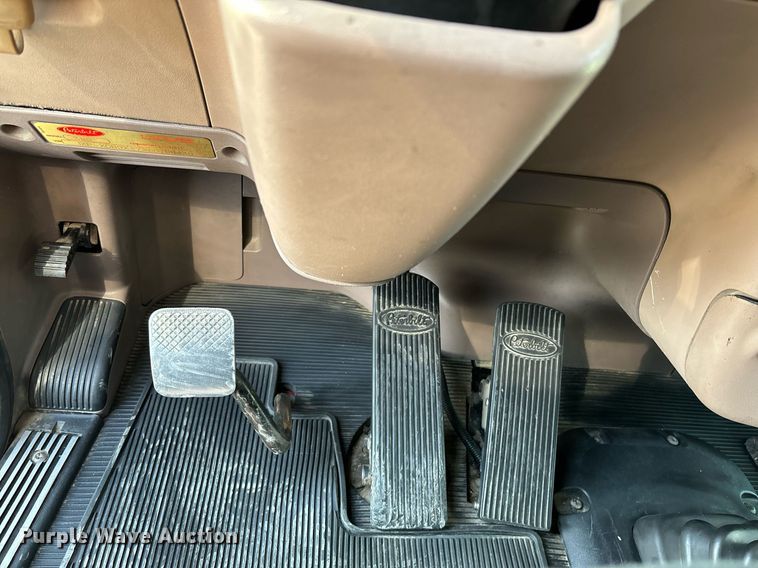 image for item DH8621 2008 Peterbilt 389 semi truck