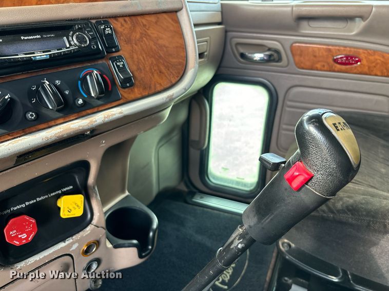 image for item DH8621 2008 Peterbilt 389 semi truck