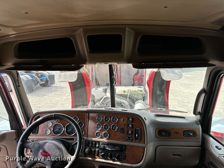 image for item DH8621 2008 Peterbilt 389 semi truck