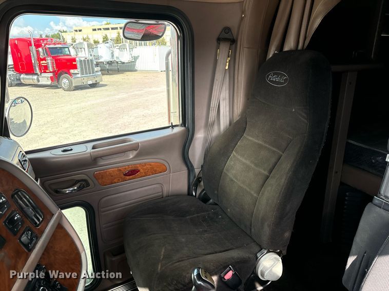 image for item DH8621 2008 Peterbilt 389 semi truck