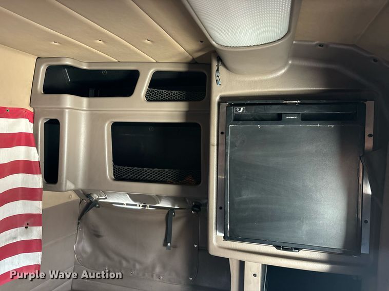 image for item DH8621 2008 Peterbilt 389 semi truck