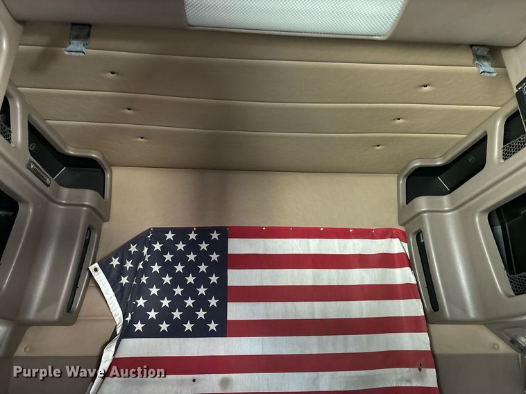 image for item DH8621 2008 Peterbilt 389 semi truck