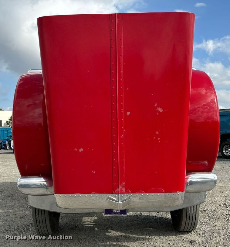 image for item DH8621 2008 Peterbilt 389 semi truck