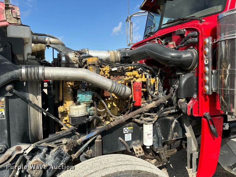 image for item DH8621 2008 Peterbilt 389 semi truck