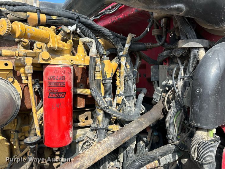 image for item DH8621 2008 Peterbilt 389 semi truck