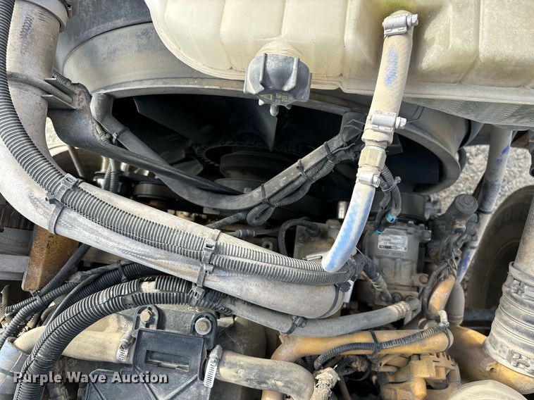 image for item DH8621 2008 Peterbilt 389 semi truck