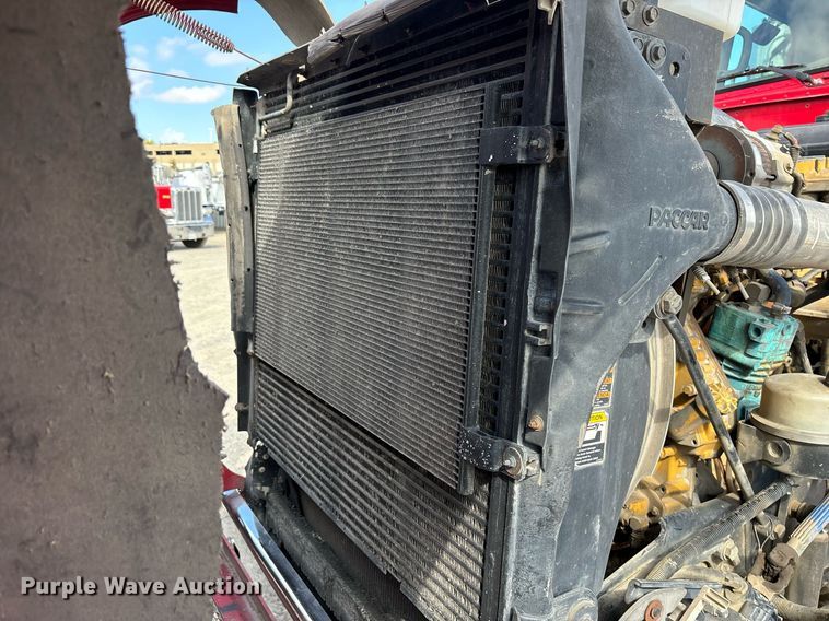 image for item DH8621 2008 Peterbilt 389 semi truck