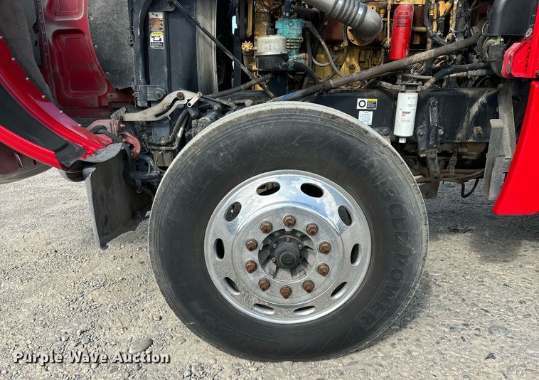 image for item DH8621 2008 Peterbilt 389 semi truck