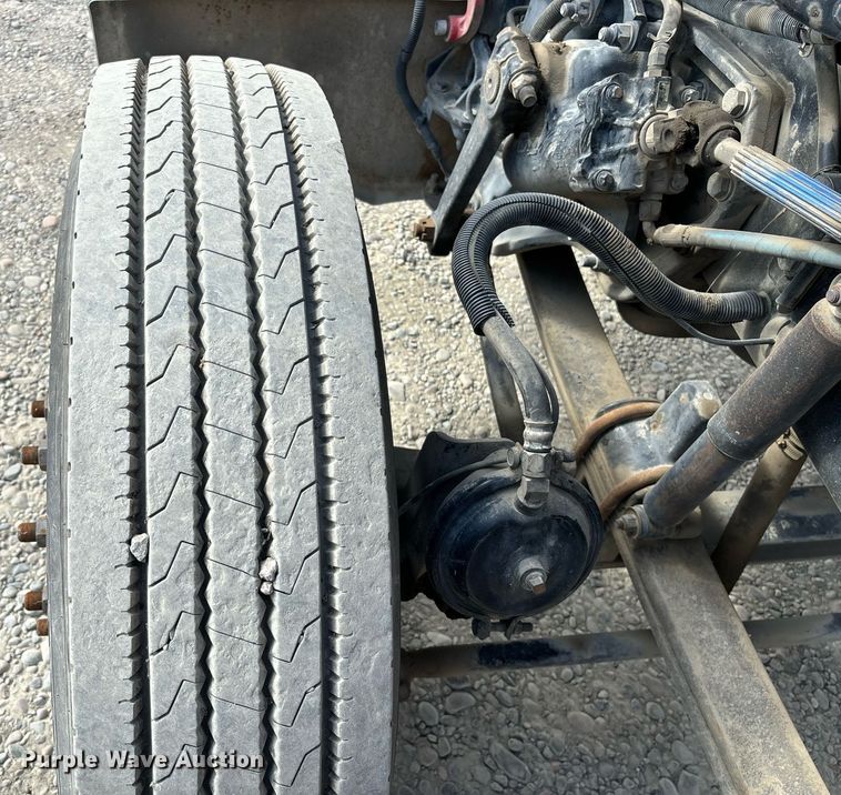 image for item DH8621 2008 Peterbilt 389 semi truck