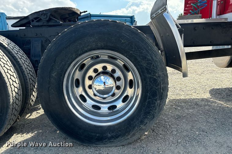 image for item DH8621 2008 Peterbilt 389 semi truck