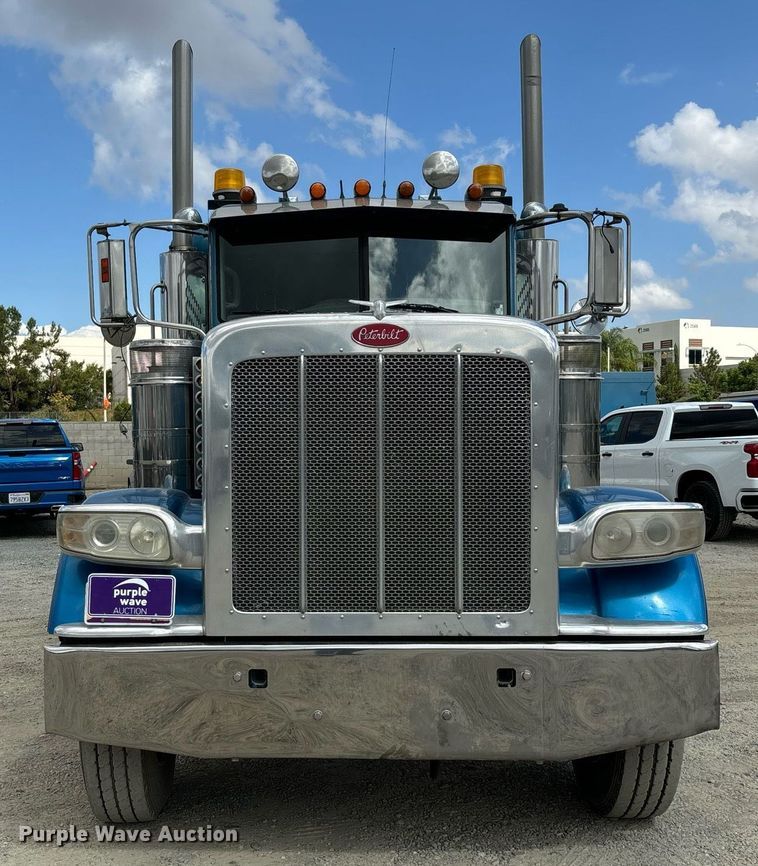 image for item DH8622 2008 Peterbilt 388 semi truck