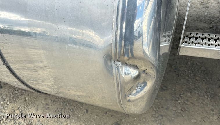 image for item DH8622 2008 Peterbilt 388 semi truck