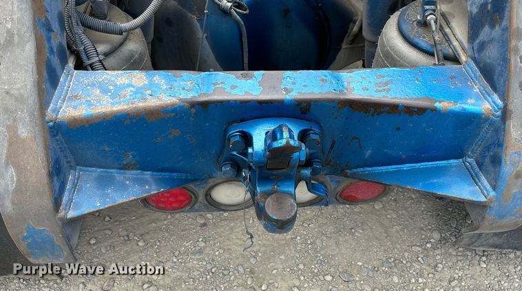 image for item DH8622 2008 Peterbilt 388 semi truck