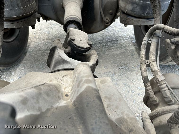 image for item DH8622 2008 Peterbilt 388 semi truck