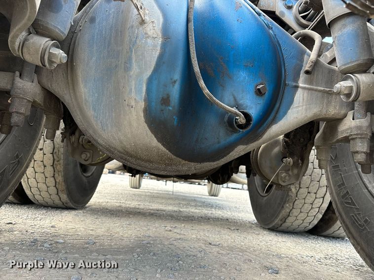 image for item DH8622 2008 Peterbilt 388 semi truck