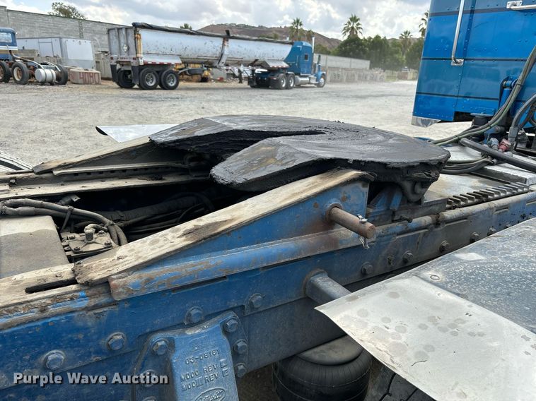 image for item DH8622 2008 Peterbilt 388 semi truck