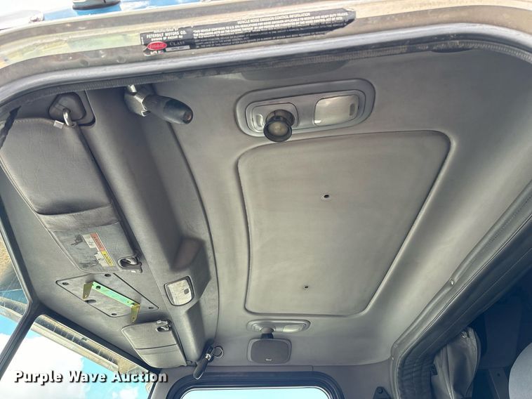 image for item DH8622 2008 Peterbilt 388 semi truck