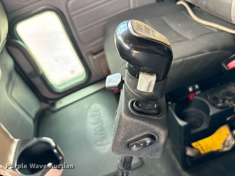 image for item DH8622 2008 Peterbilt 388 semi truck