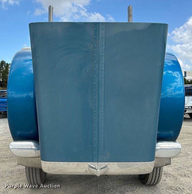 image for item DH8622 2008 Peterbilt 388 semi truck