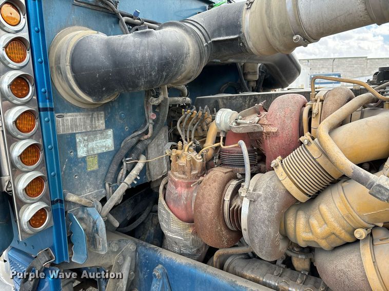 image for item DH8622 2008 Peterbilt 388 semi truck