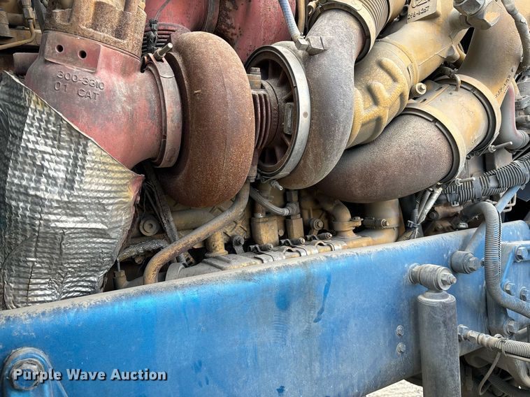 image for item DH8622 2008 Peterbilt 388 semi truck