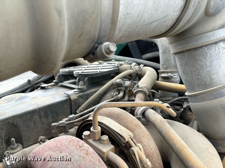 image for item DH8622 2008 Peterbilt 388 semi truck