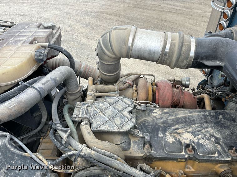 image for item DH8622 2008 Peterbilt 388 semi truck