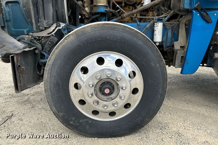 image for item DH8622 2008 Peterbilt 388 semi truck